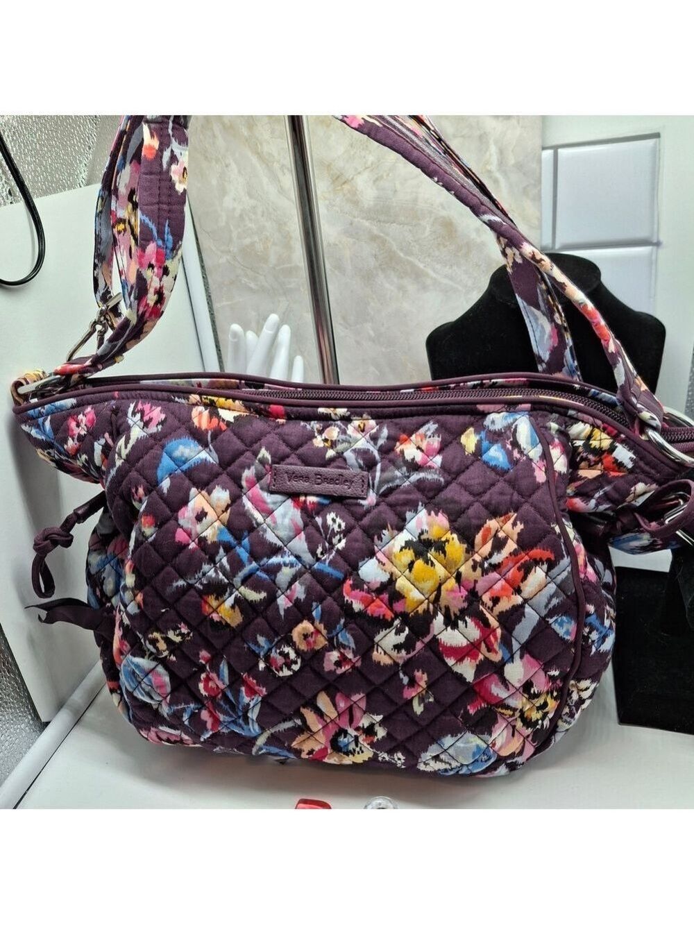 Vera Bradley Med Sized Floral Quilted Bag - Purple Like New - Picture 1 of 12